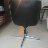 Fauteuil cuir camel de Charles Pollock