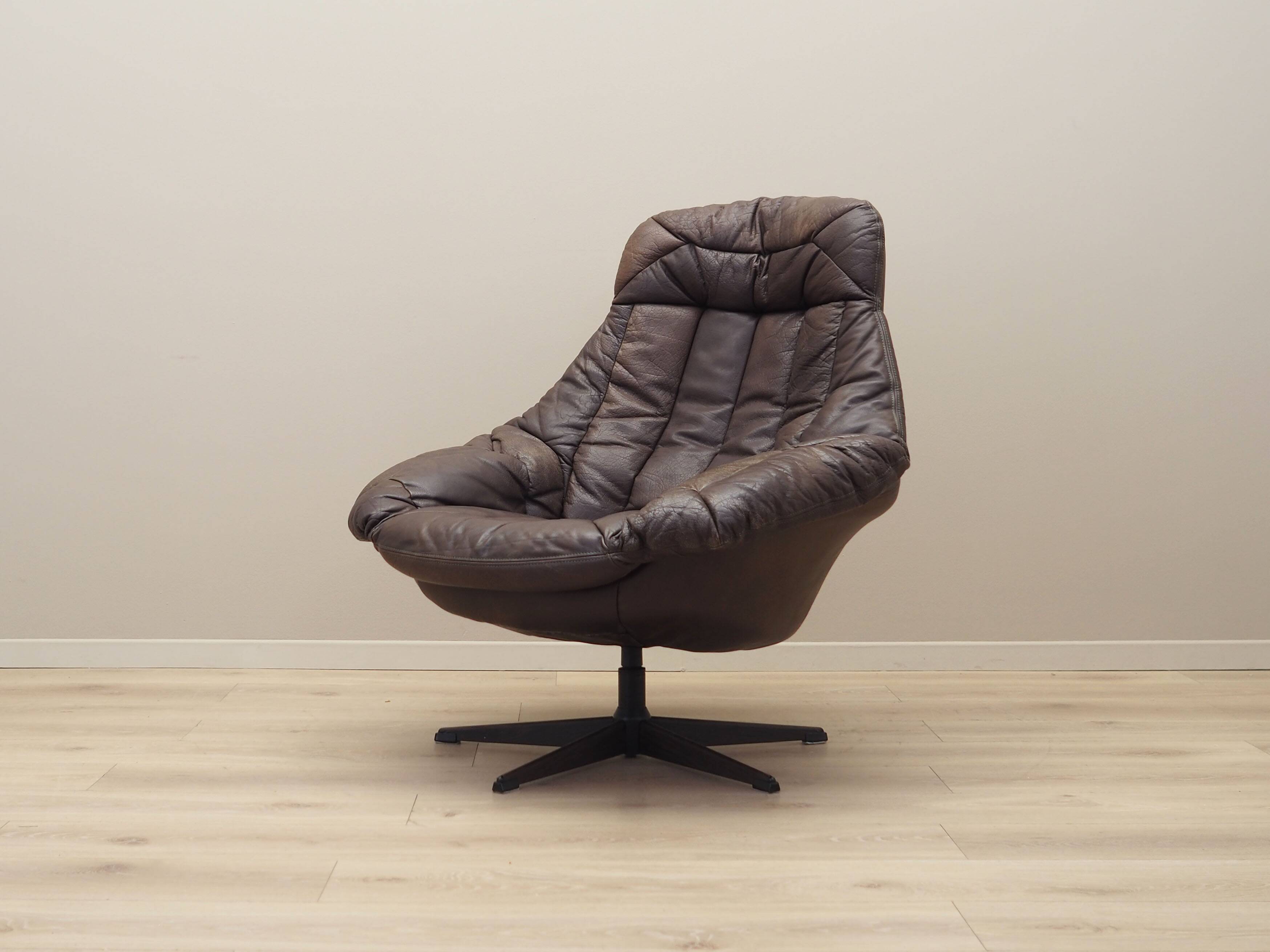 Leather swivel armchair, Danish design, 1960s, designer: H.W. Klein, manufa