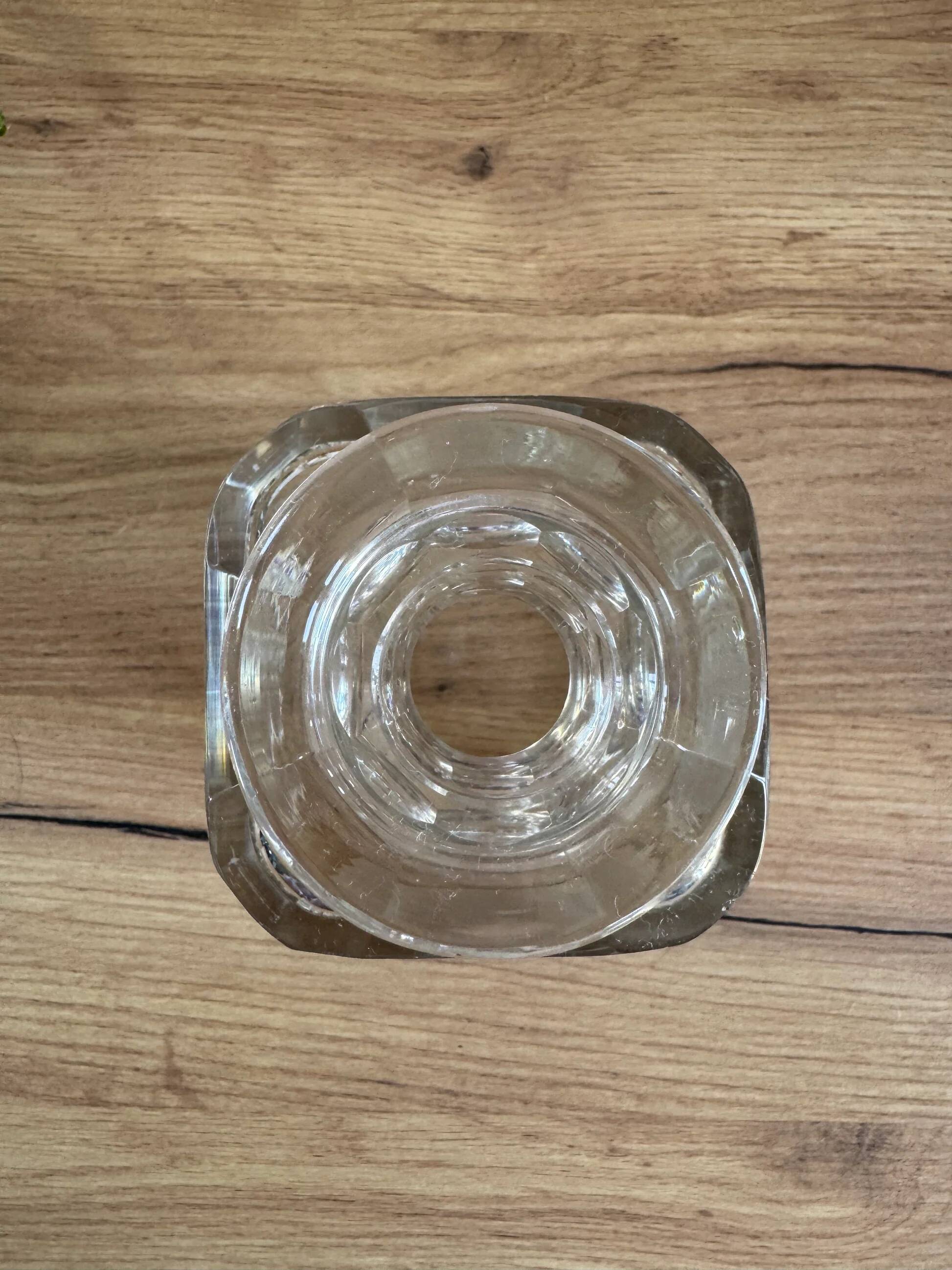 Transparent whisky carafe