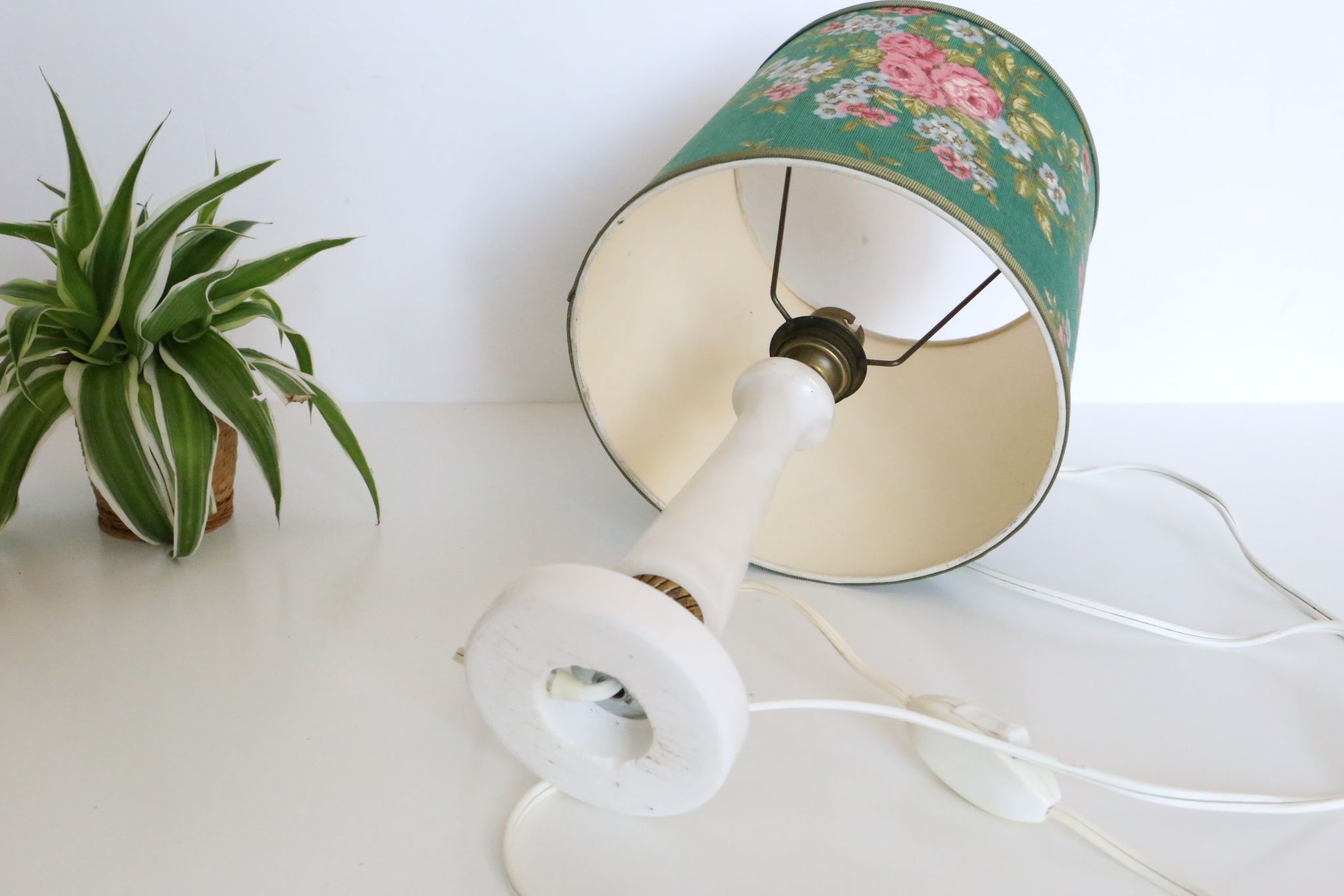 Marble and brass lamp, shade in flowery green fabric, 50s/60s