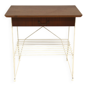 Table d'appoint scandinave "stringbord" en acajou, Suède, 1950