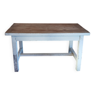 Farm table