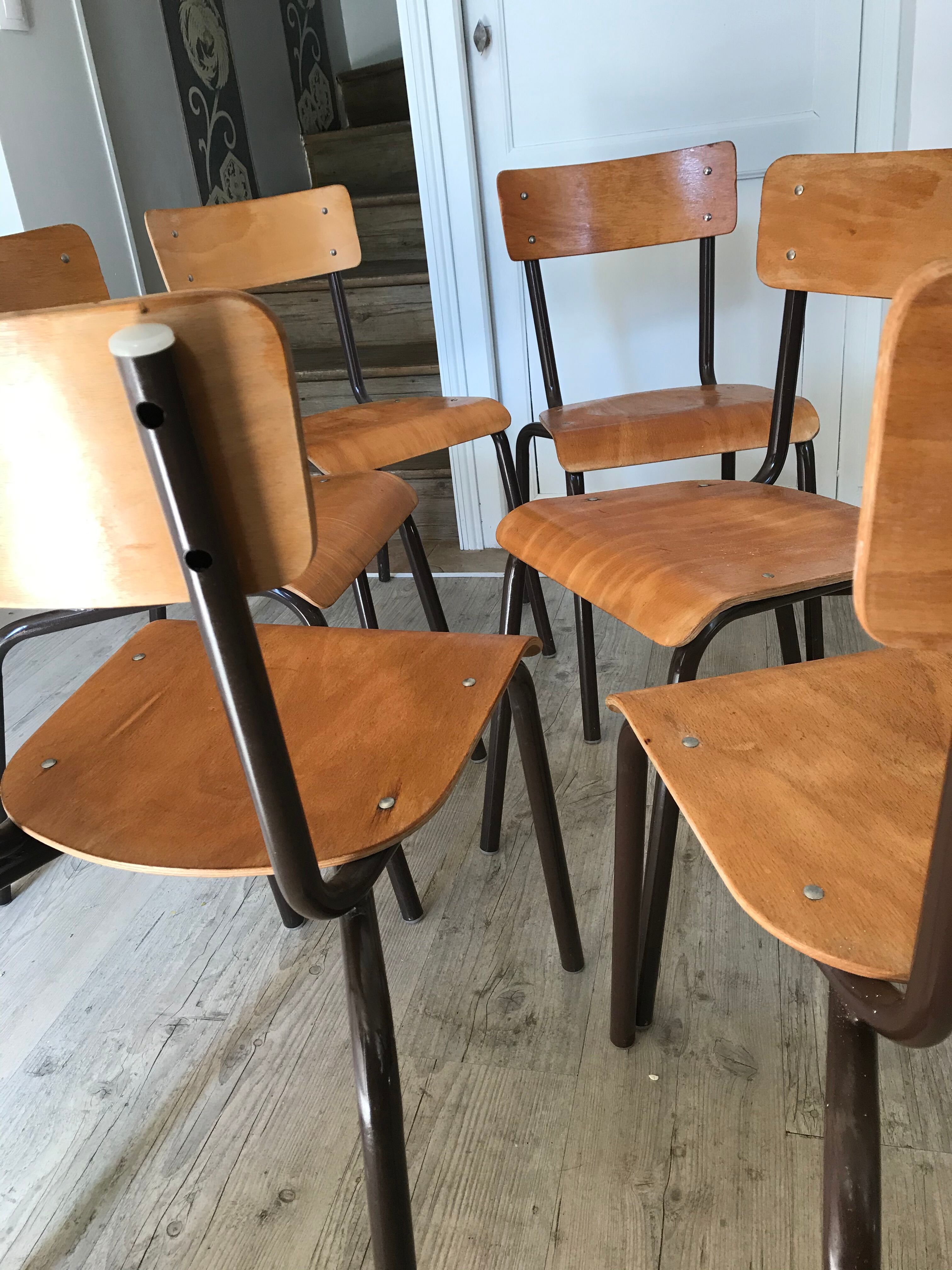 Lot of 6 vintage school chairs