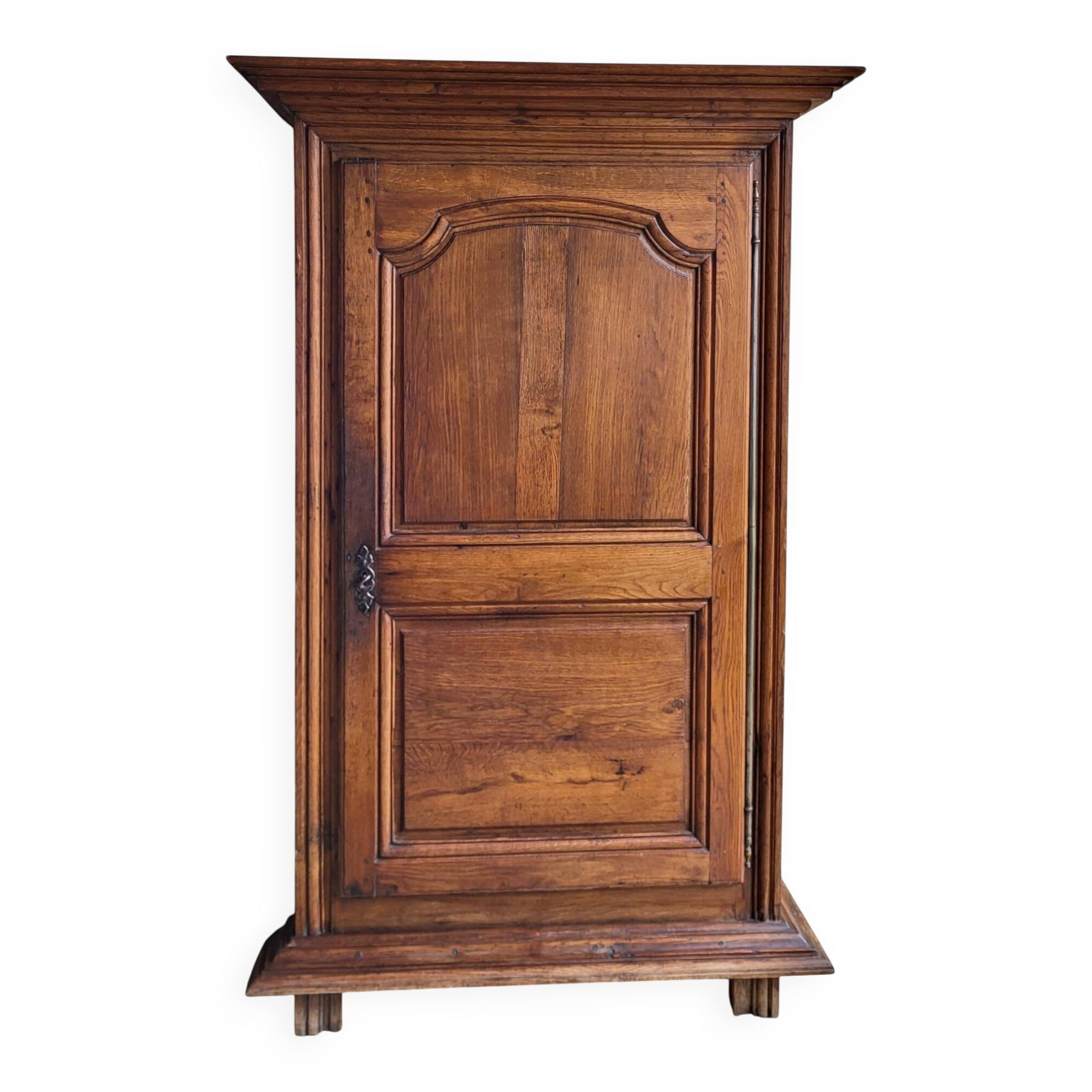 Louis XIII oak wardrobe, bonnetière, 18th century.