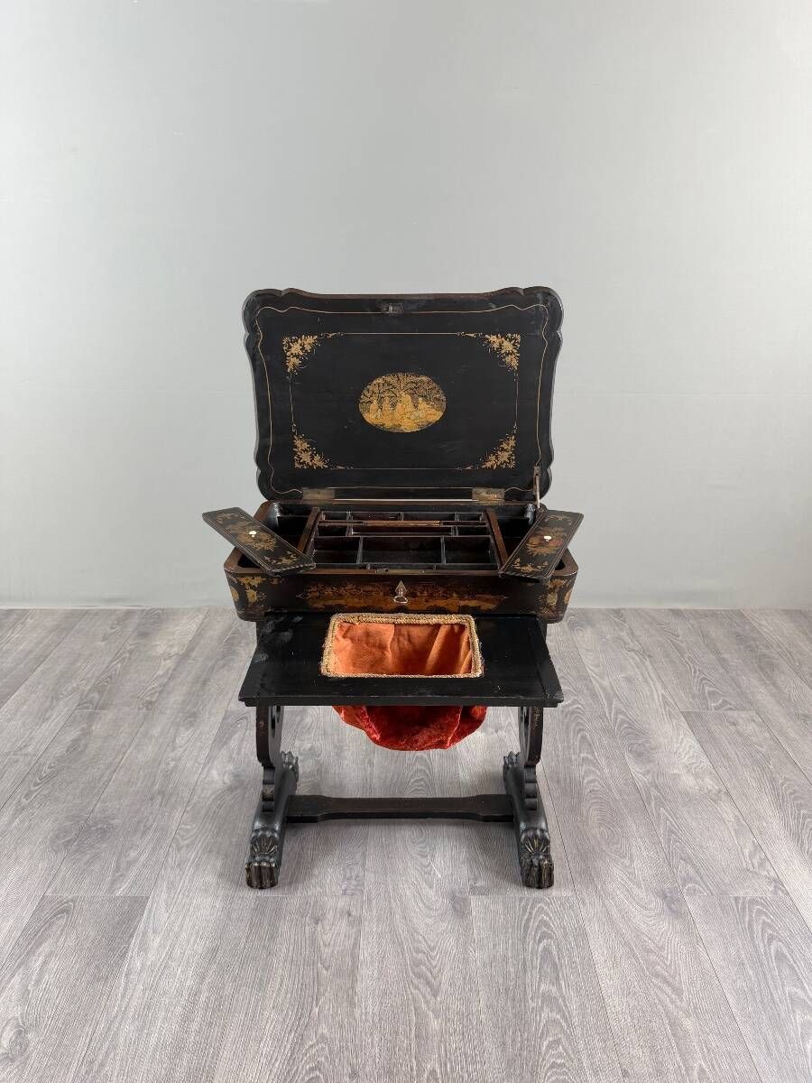 Necessary sewing furniture in blackened wood, Napoleon III style, 19th century.