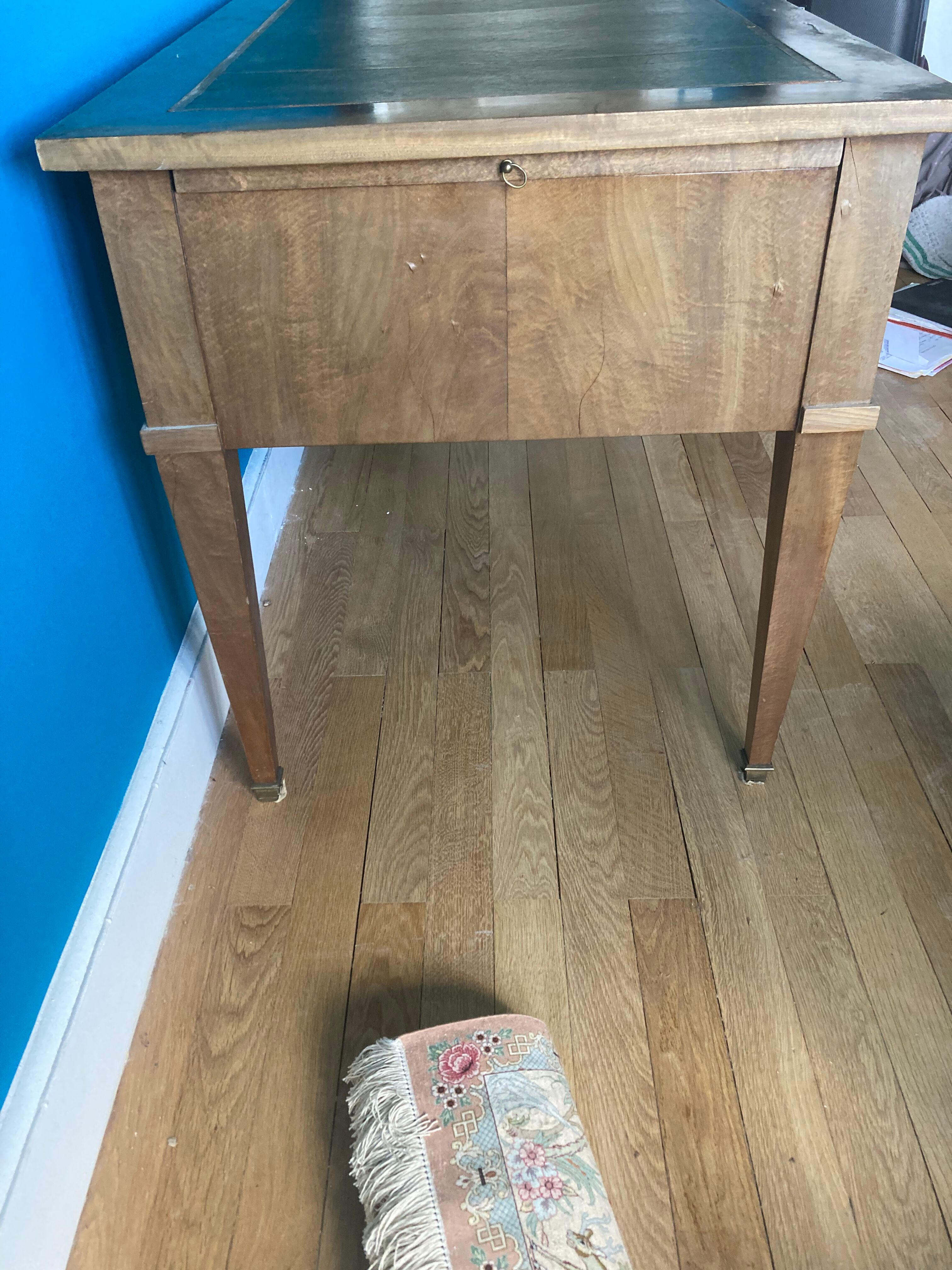 Bureau style Louis XVI