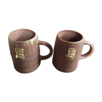 Series of 2 sandstone mugs