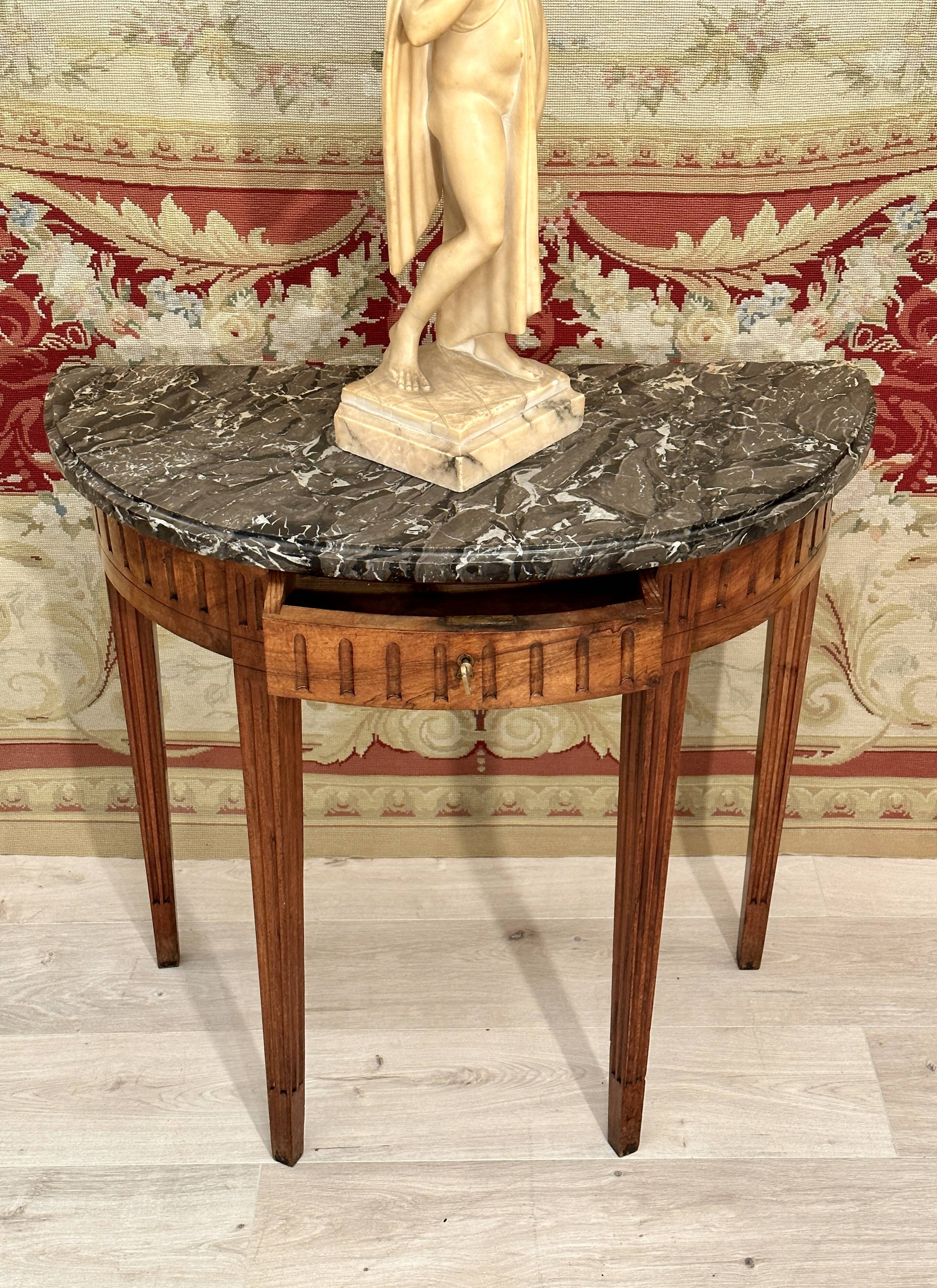 Half-moon console in walnut period Louis XVI around 1770