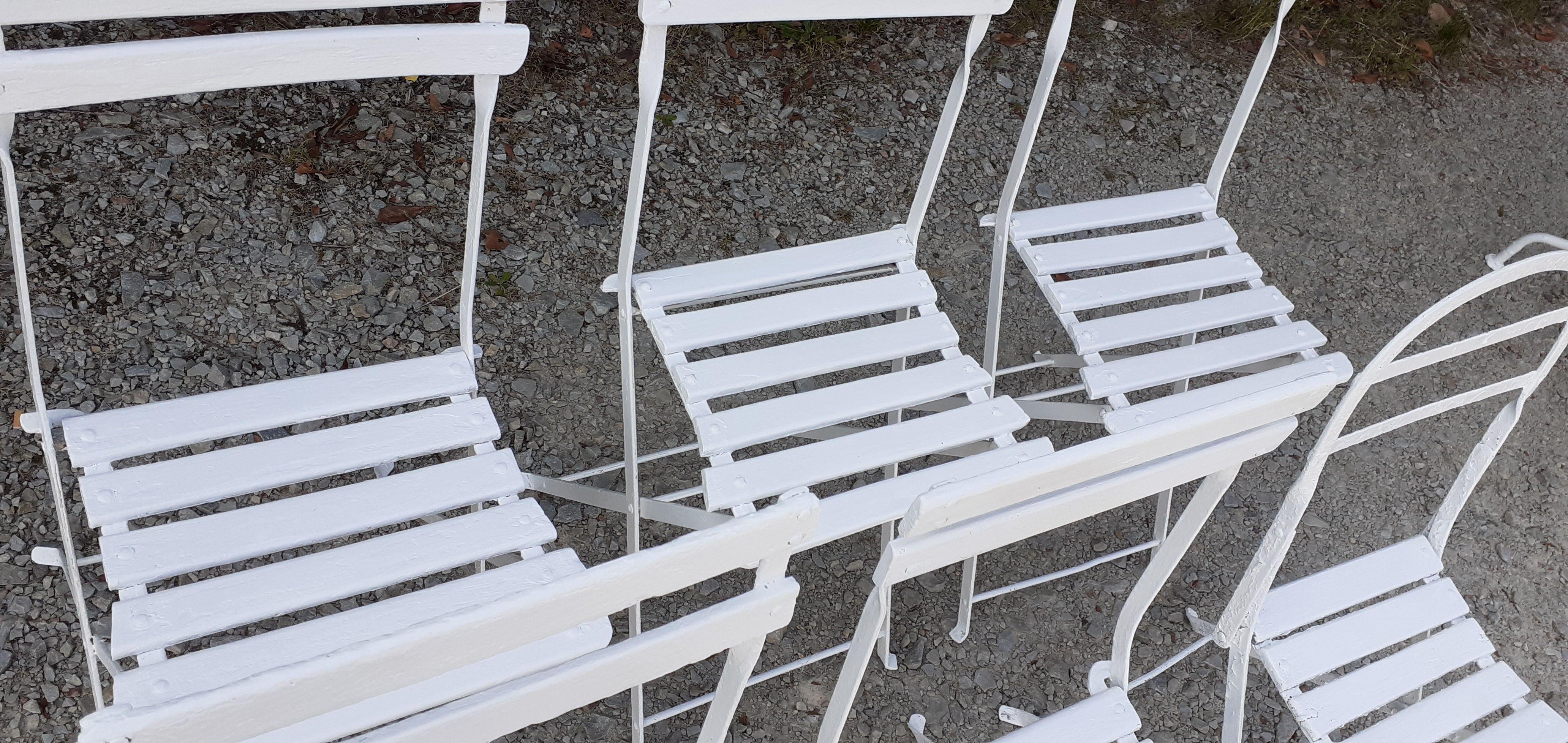 Garden furniture 1 table 6 chairs wood and old white metal