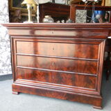Mahogany chest of drawers of the nineteenth century