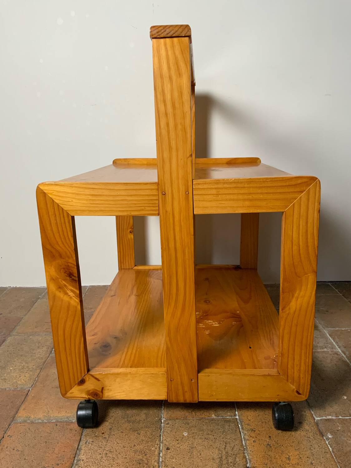 Vintage dessert table