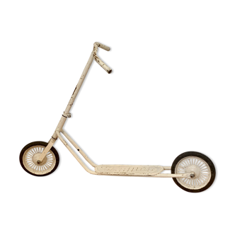 Vintage metal trotinette