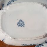 tureen and its display faience of st amand and Hamage model manon