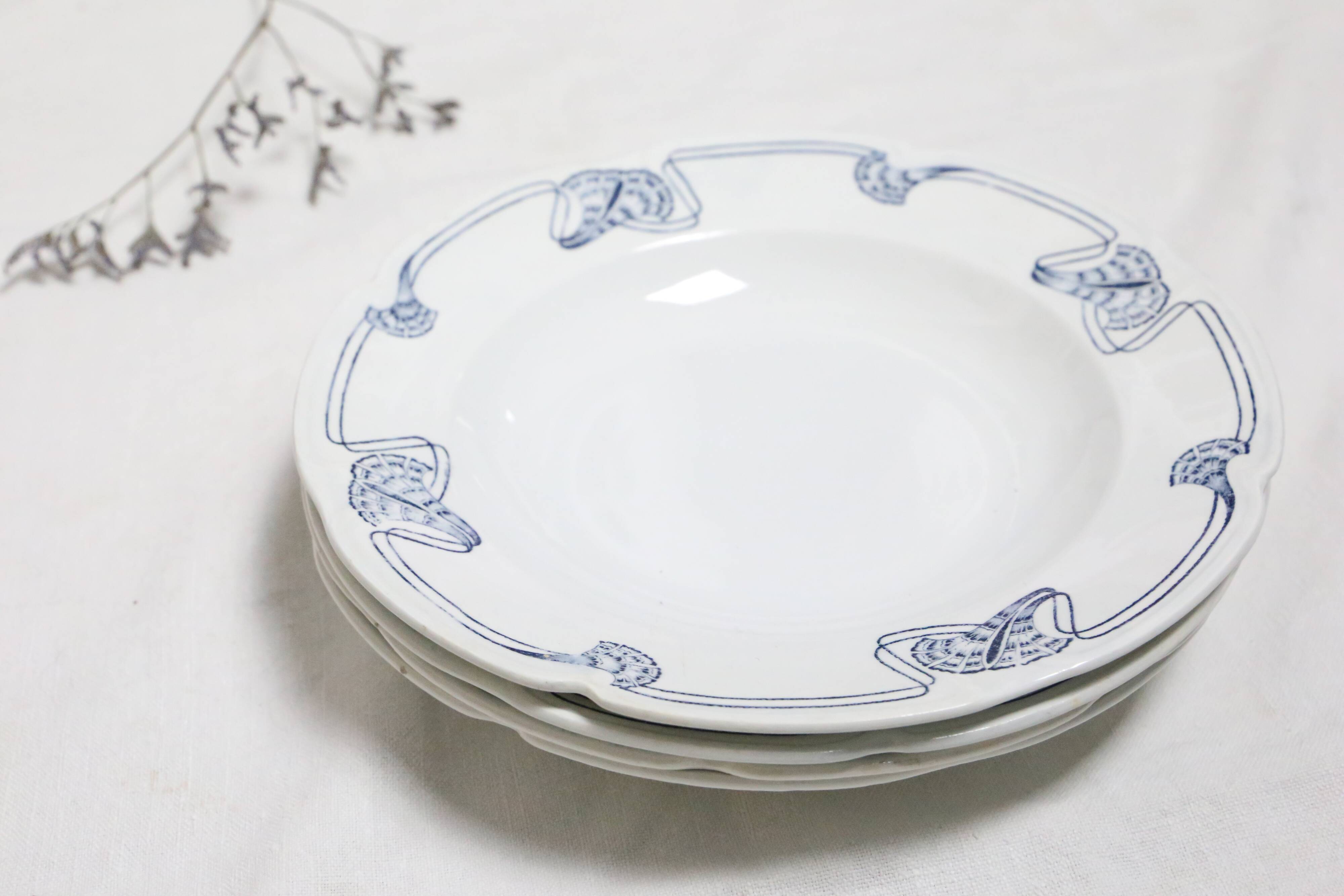 Deep plates x4, Onnaing, Algéciras model, Granite, 19th century