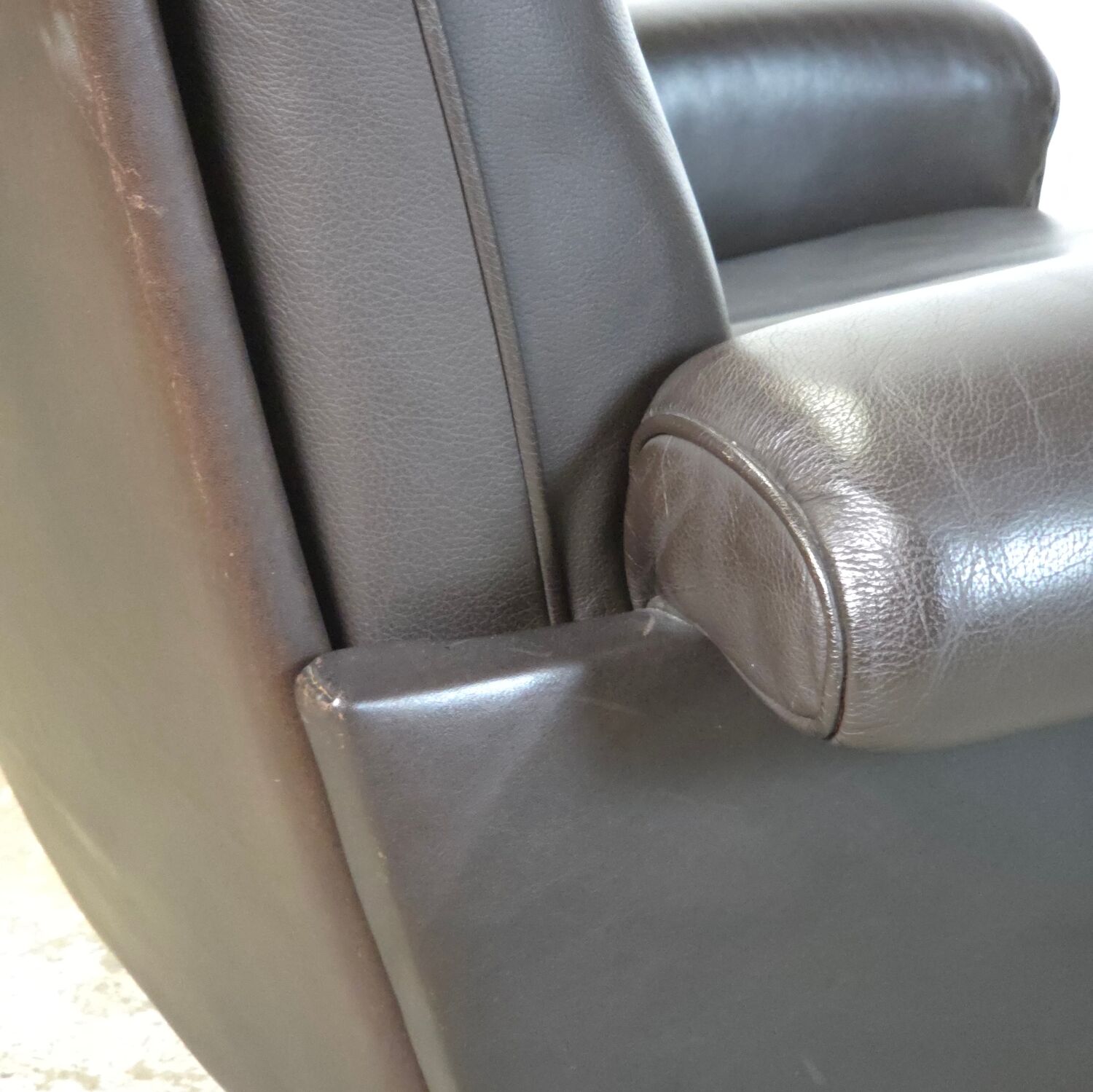 Vintage 1960s De Sede DS-31 leather lounge chair