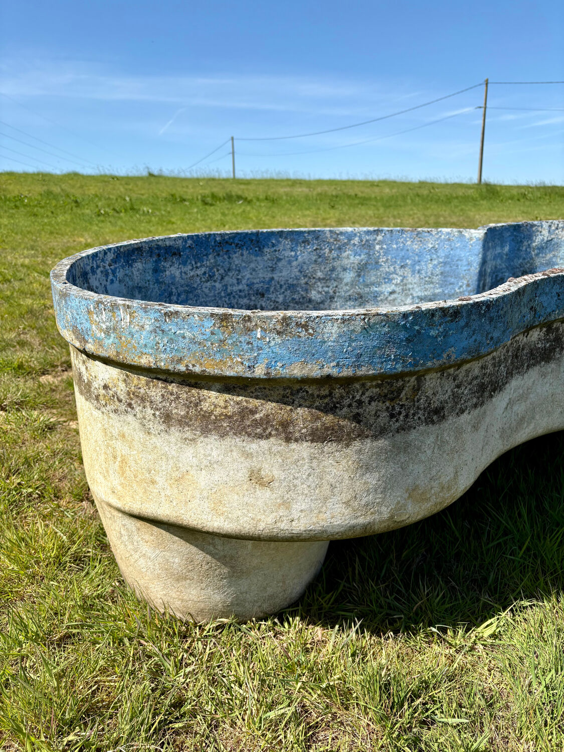 Willy Guhl pond edited by Eternit – designer planter in fibrecement