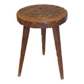 Tabouret brutaliste tripode