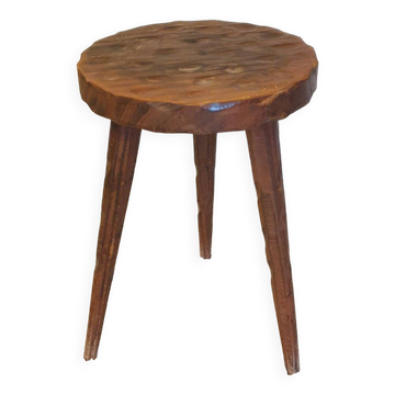 Tabouret brutaliste tripode