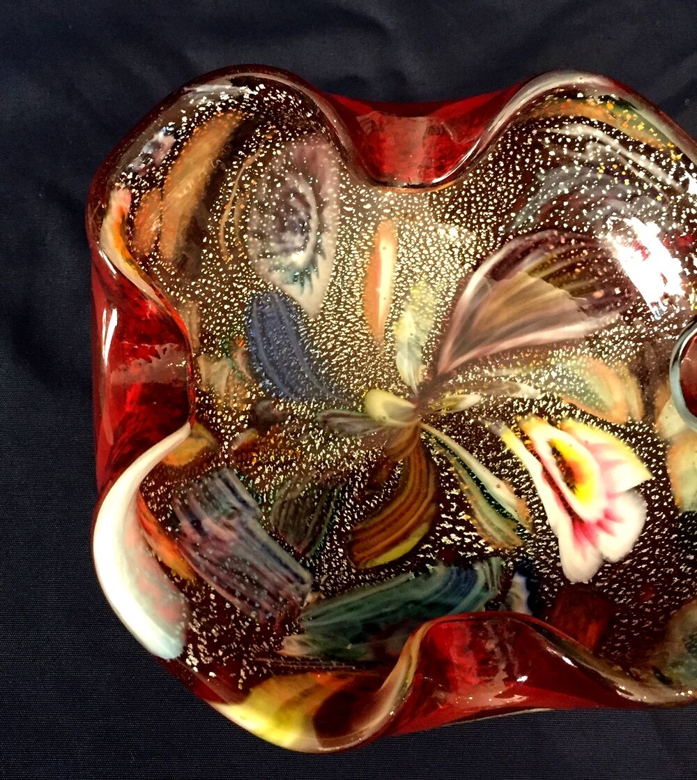 Empty pocket in Murano glass