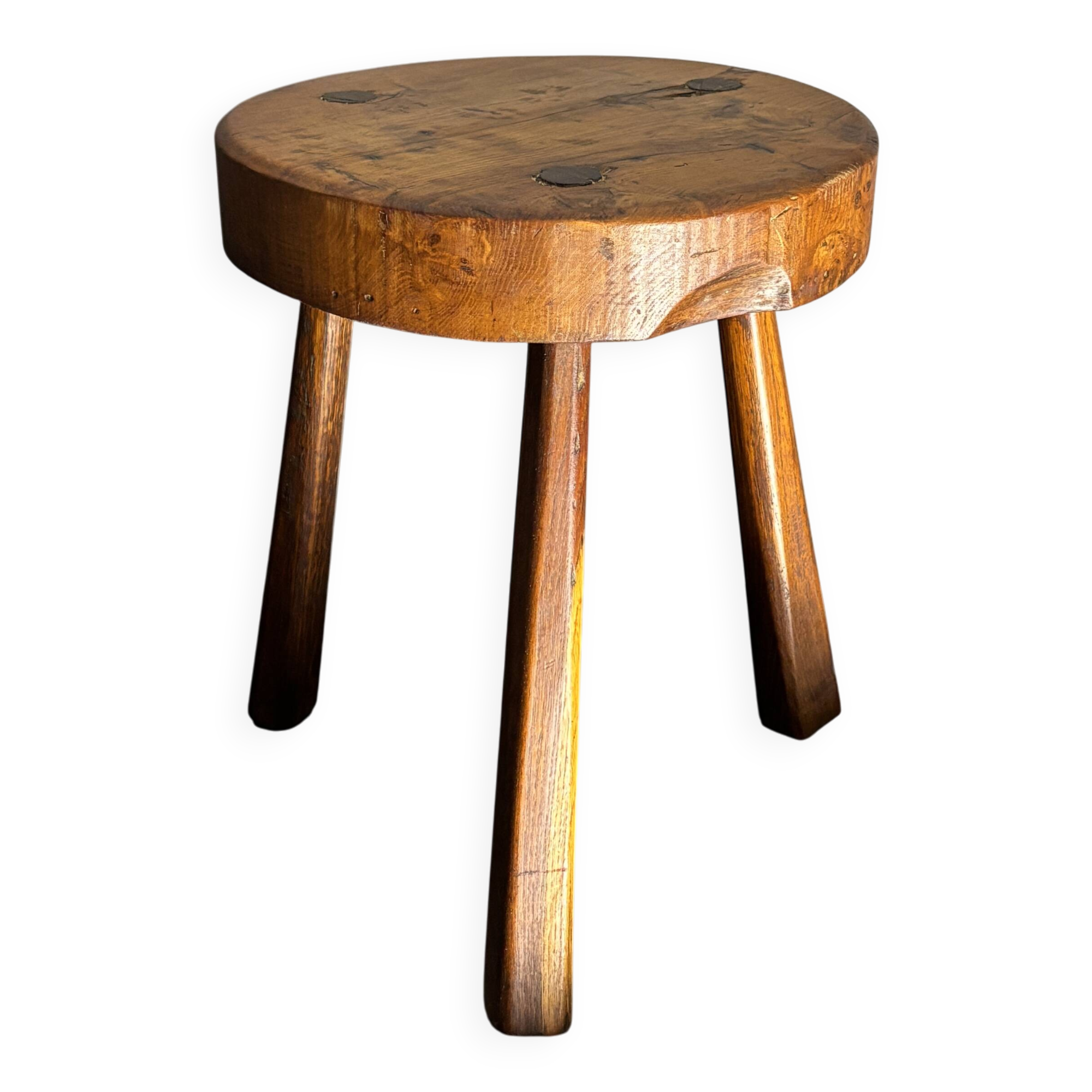 Tabouret de ferme rustique français massif de style brutaliste des années 1950