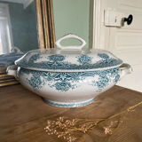 Old tureen or vegetable in Iron Earth Prima de Saint Amand