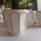 Set of 8 pairs of cups and saucers in Paris porcelain