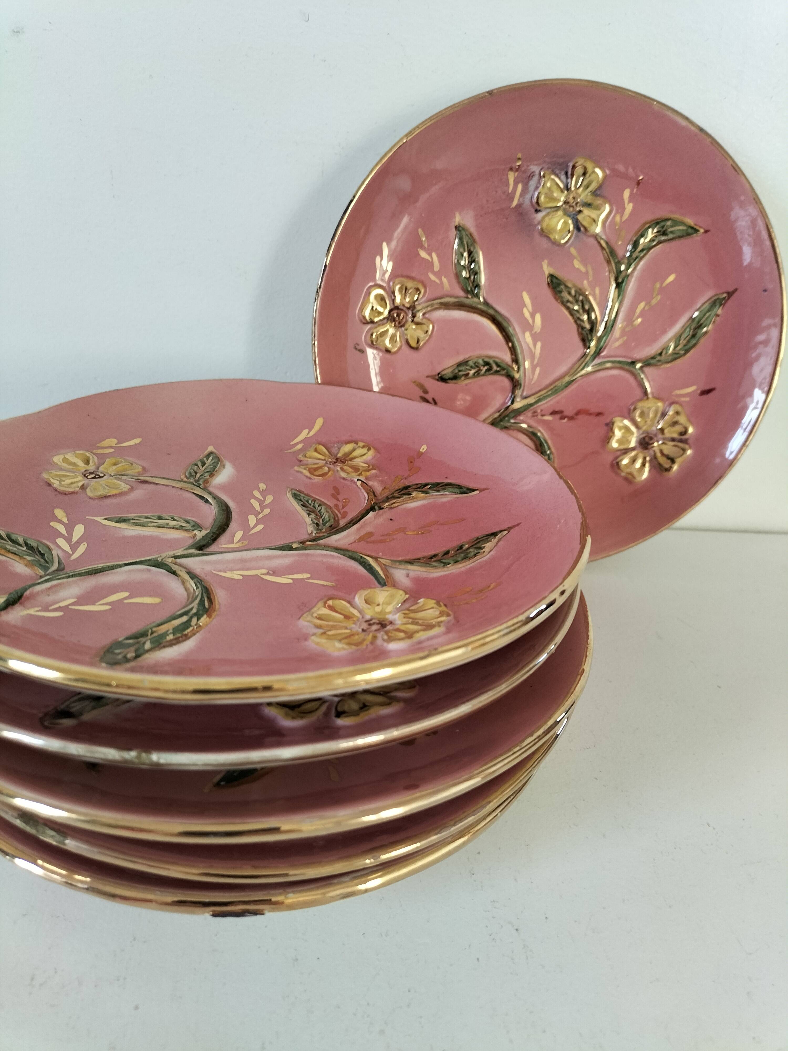 Barbotine style plates
