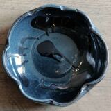 Spanish cup in midnight blue ceramic spotted with black by Ignacio Buxo