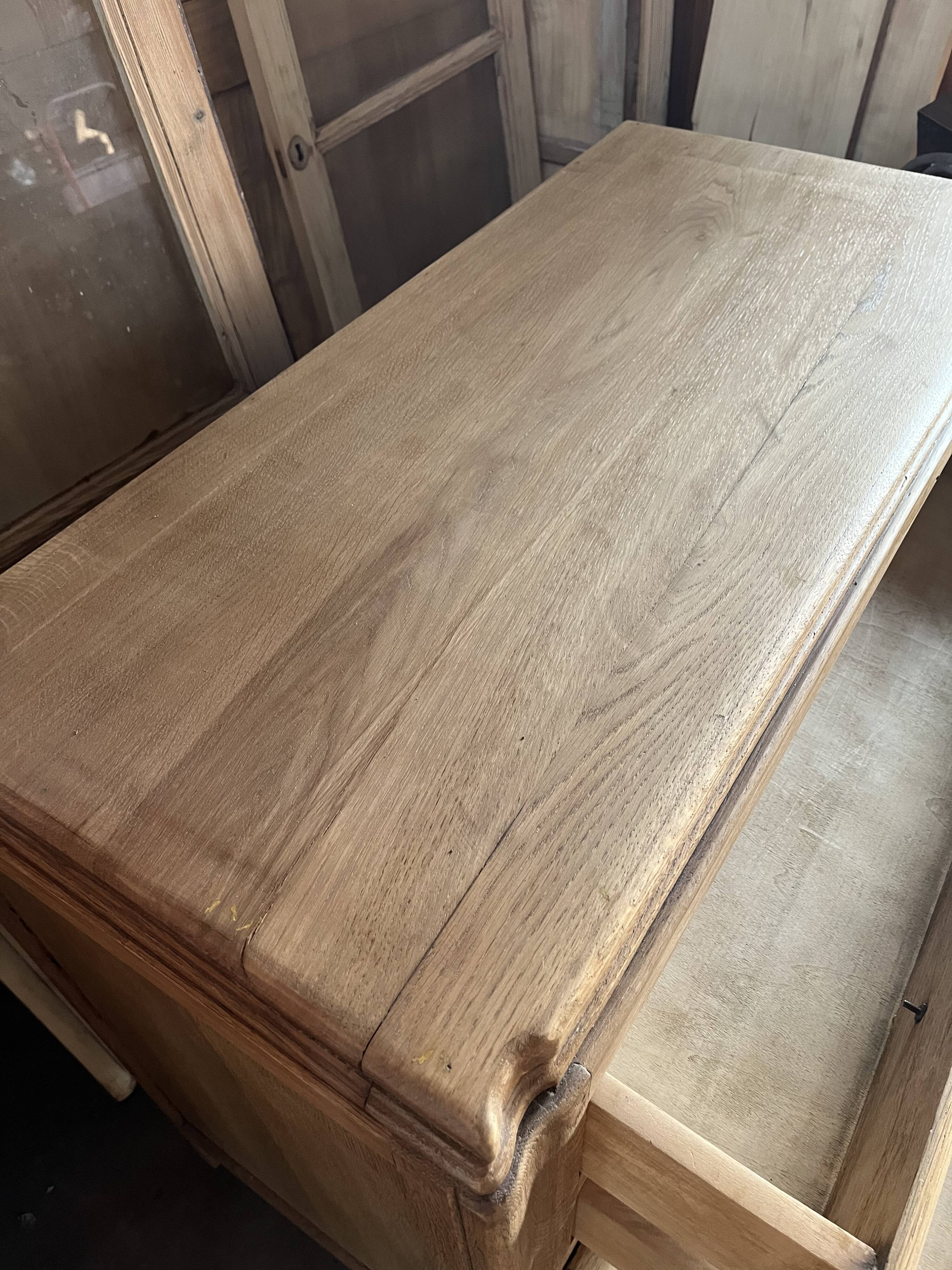 Art Deco chest of drawers