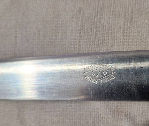 Service de 12 couteaux vintage OXO – acier forgé inox – coffret d’origine –