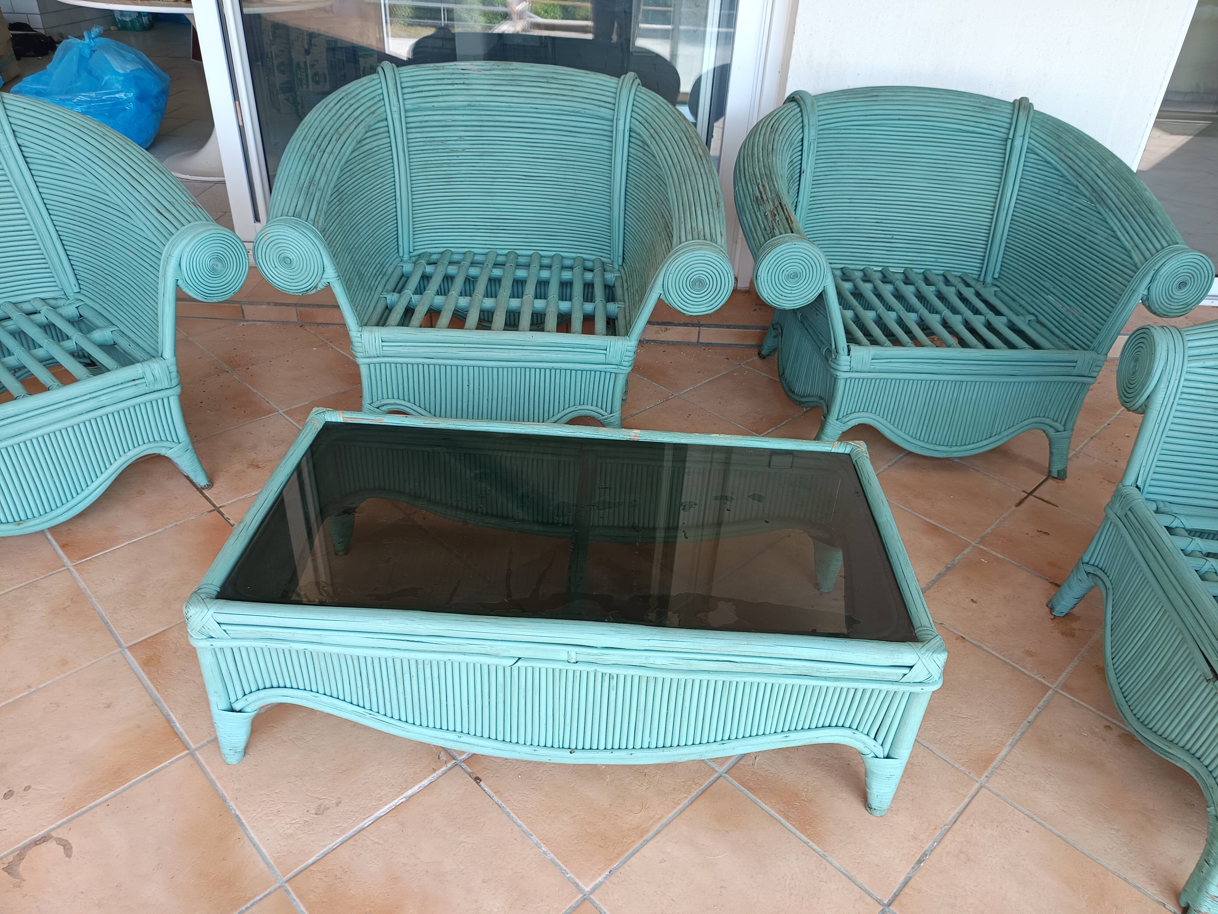 Large rattan lounge