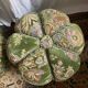 Duo de poufs en velours fleuri