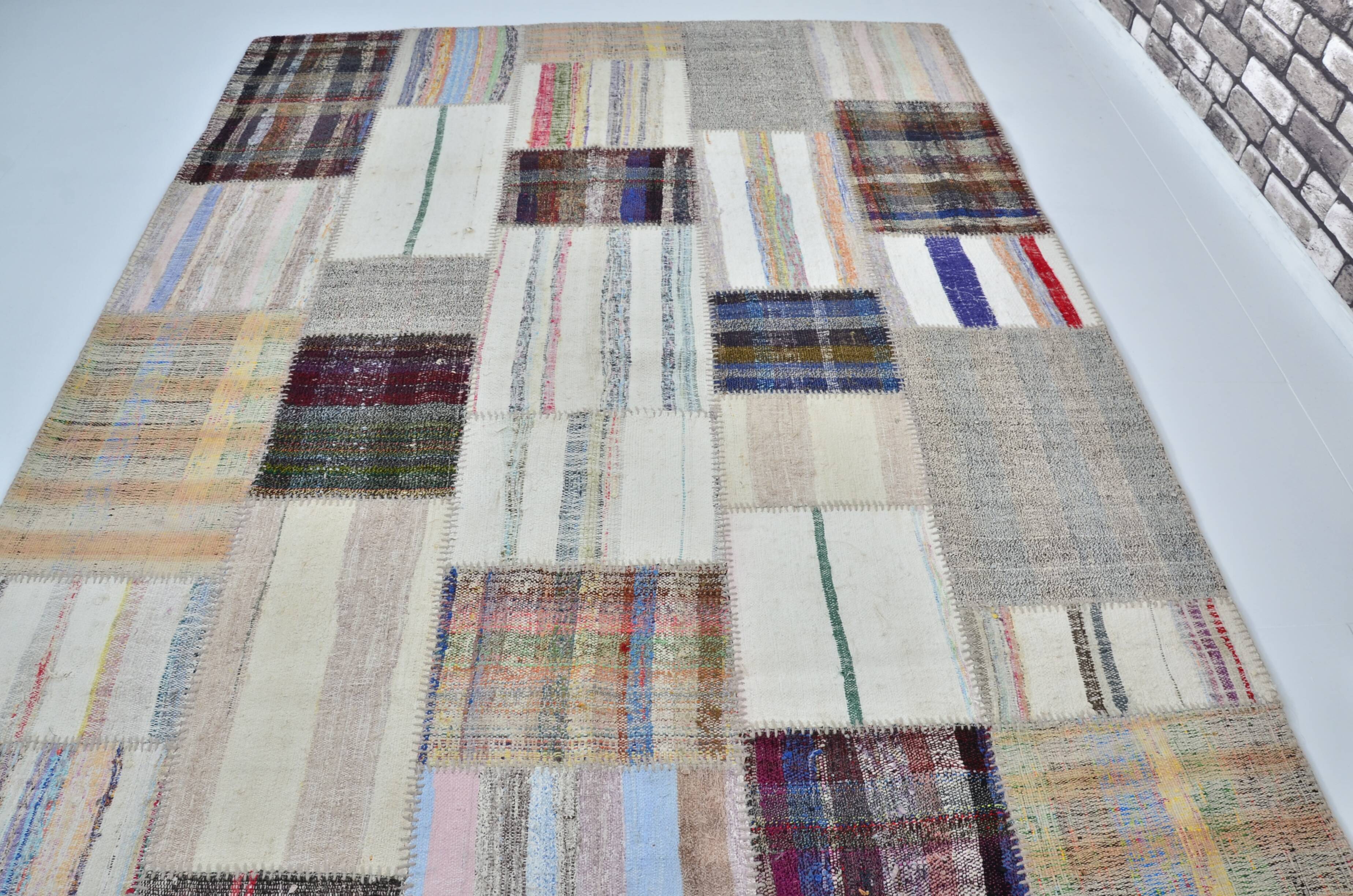Vintage Turkish White Kilim Rug
