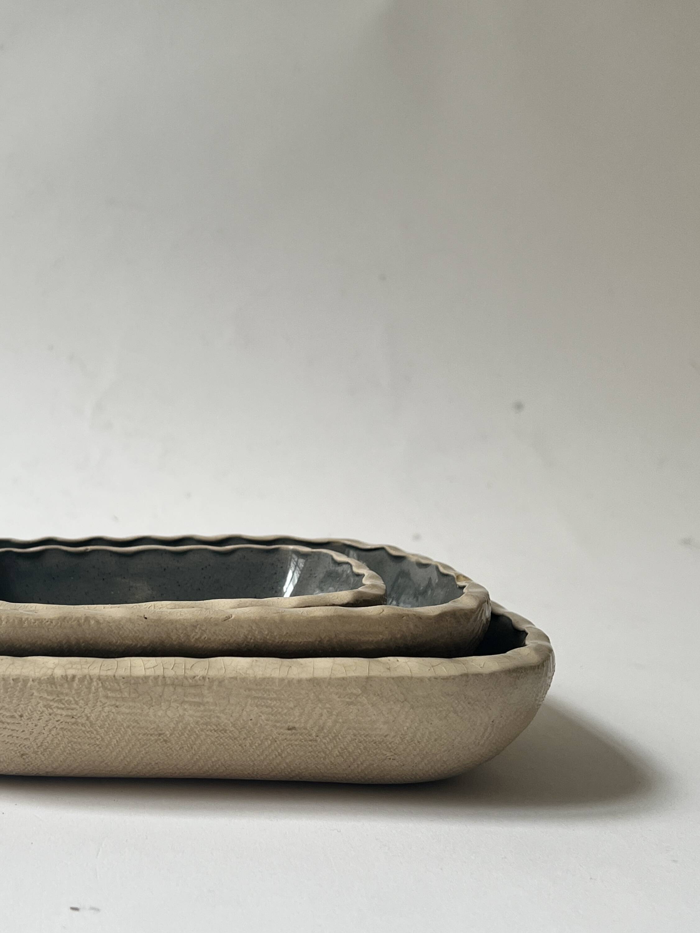 Set of 3 ramekins / serving dishes in handmade ceramic.