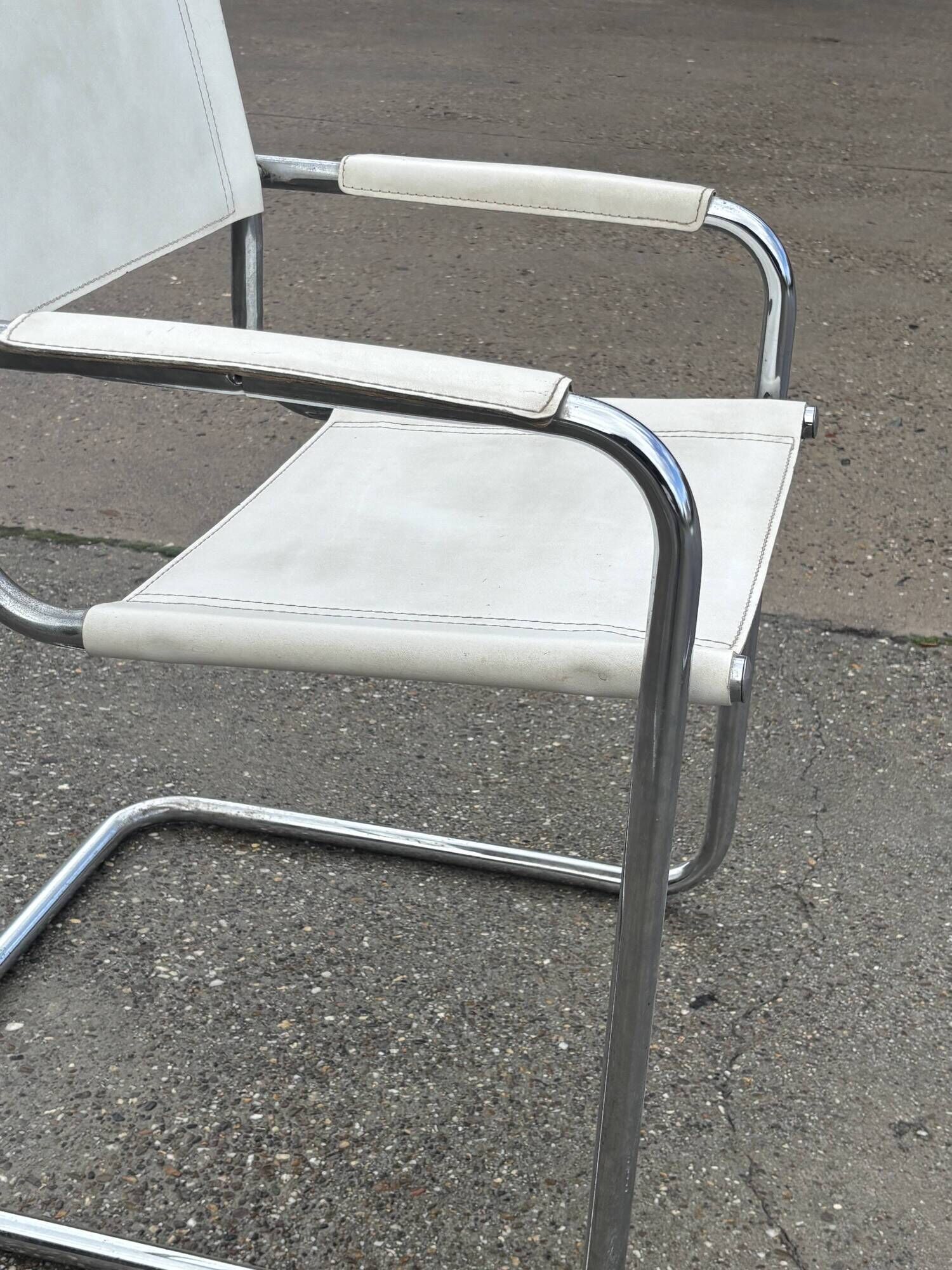 Set of 4 dining chairs in white, S34 Mart Stam/Marcel Breuer style Italy