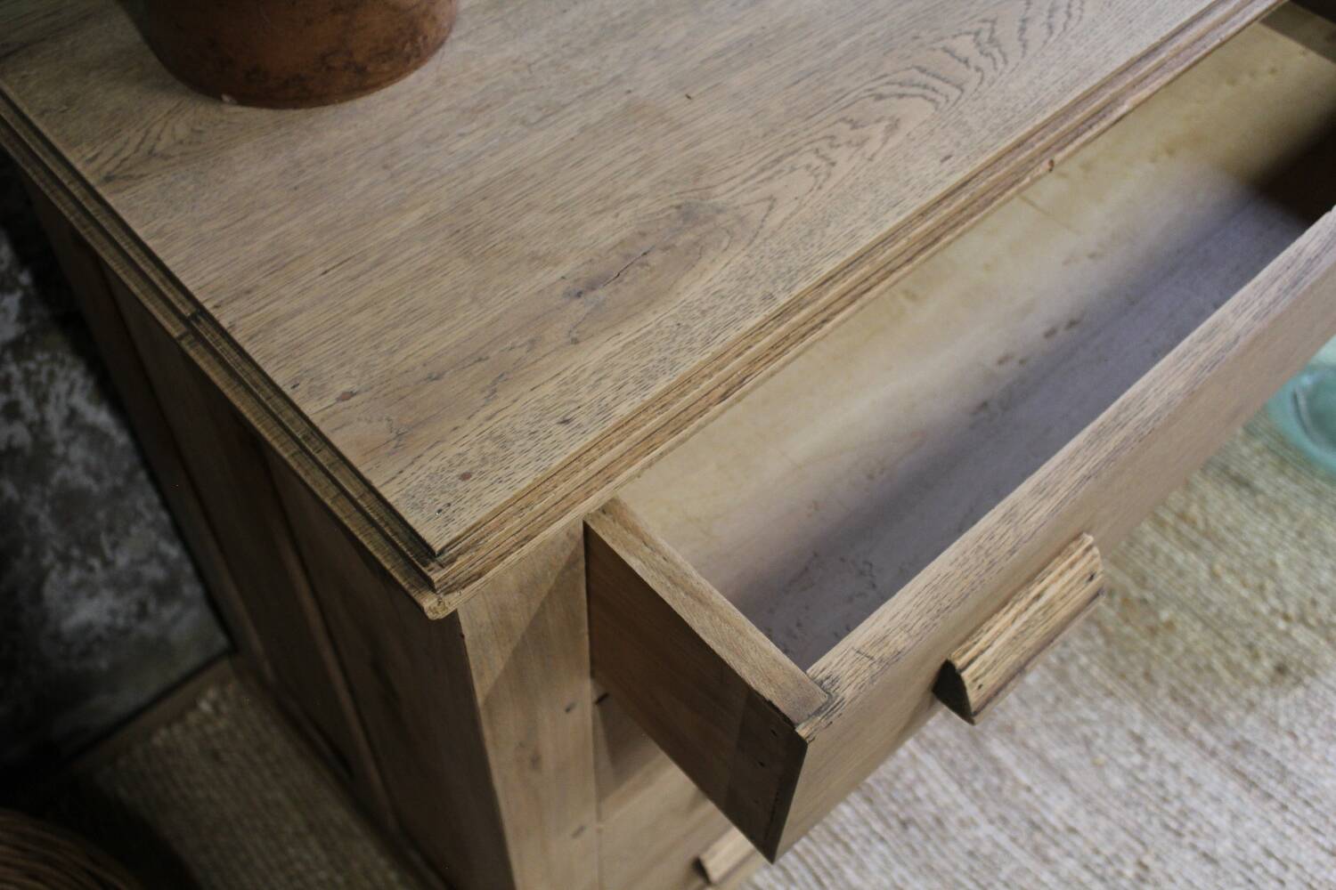 Meuble de métier, commode en chêne massif