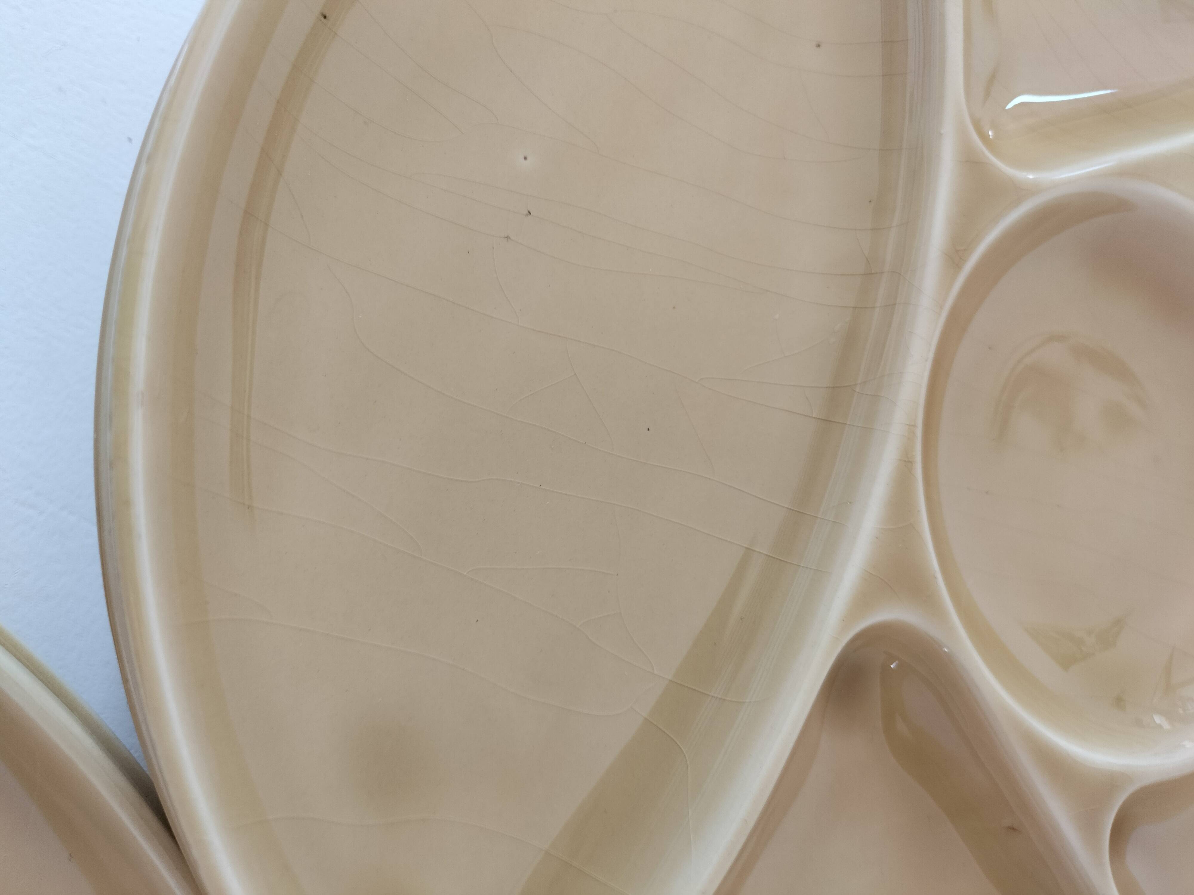 6 compartmentalized plates Gien France – butter yellow shade
