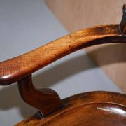 Chaise de capitaine victorienne en noyer d'Eton College