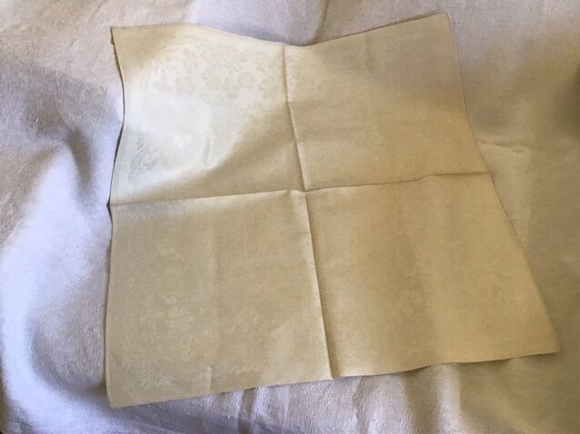 Set of 6 towels in ivory cotton damask