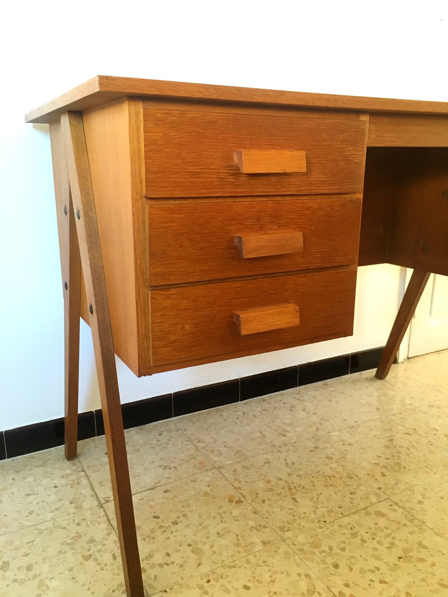 Vintage desk compass feet 1960