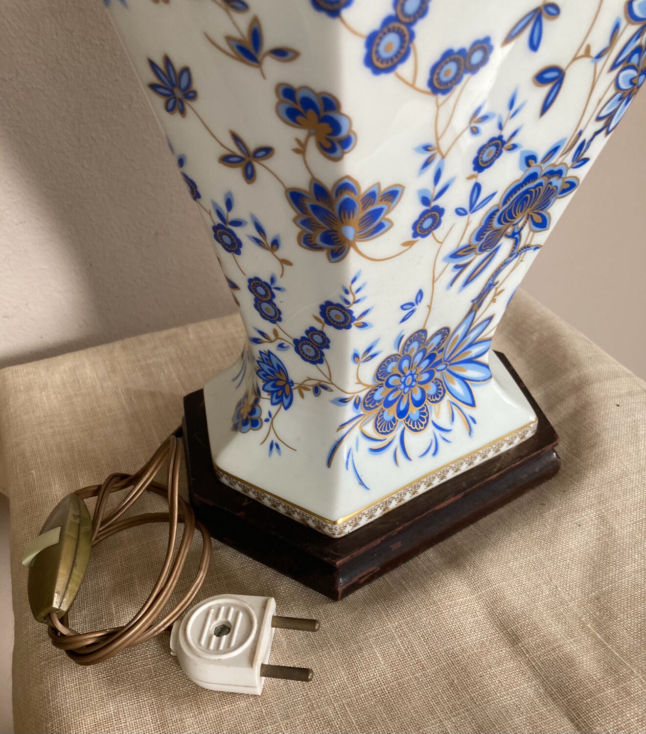 Porcelain living lamp nineteenth handmade decorations, double lighting