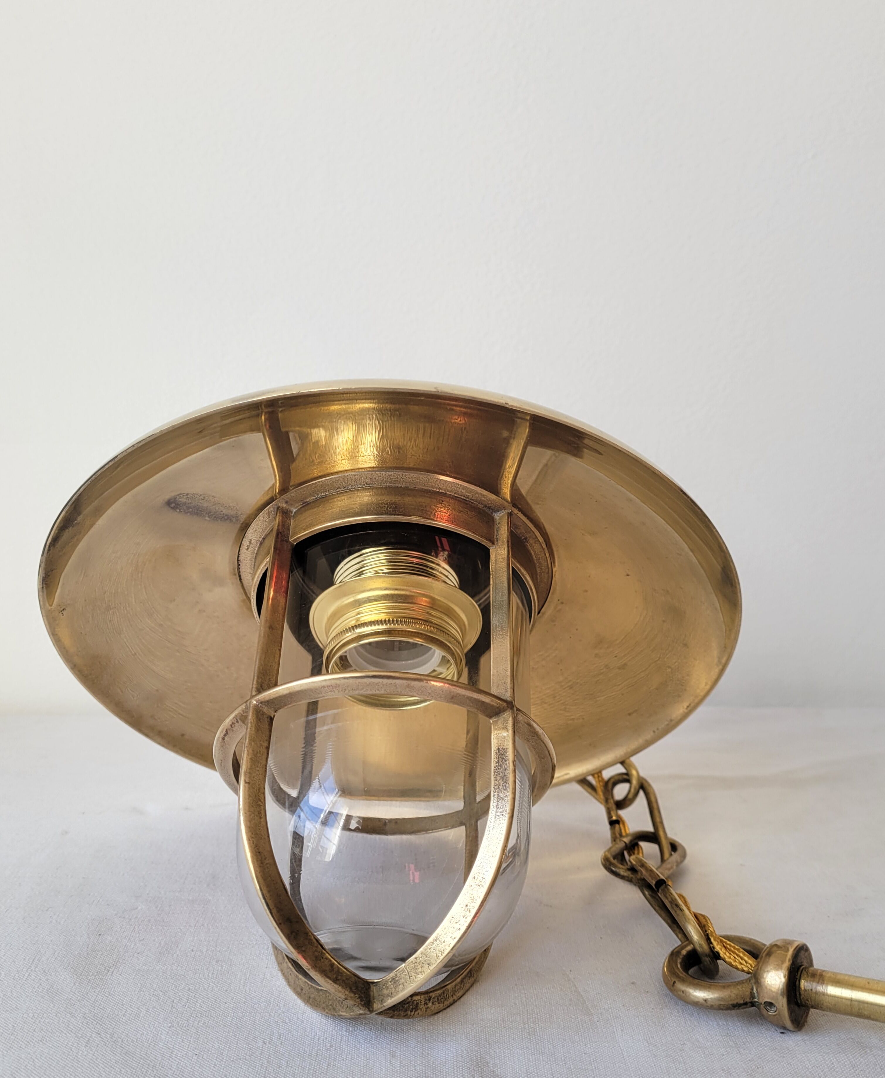 Marine suspension in brass and glass