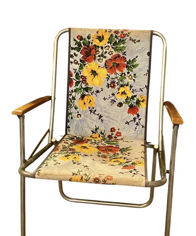 Folding camping chair