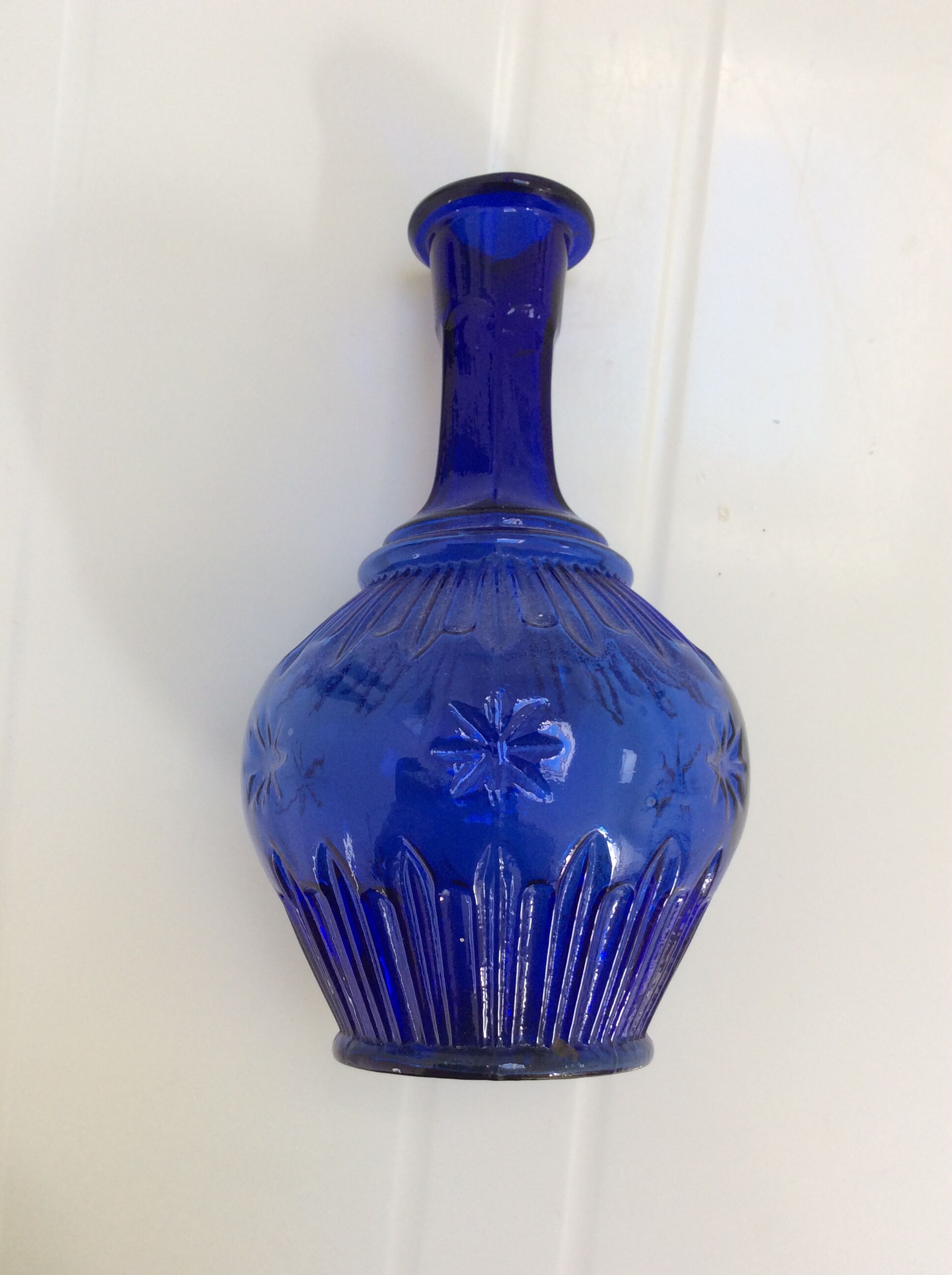 Decorative trio of blue glass vases