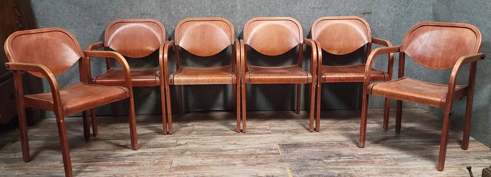 According to Tatra Pravenec: Set of 6 modular armchairs, 20th century