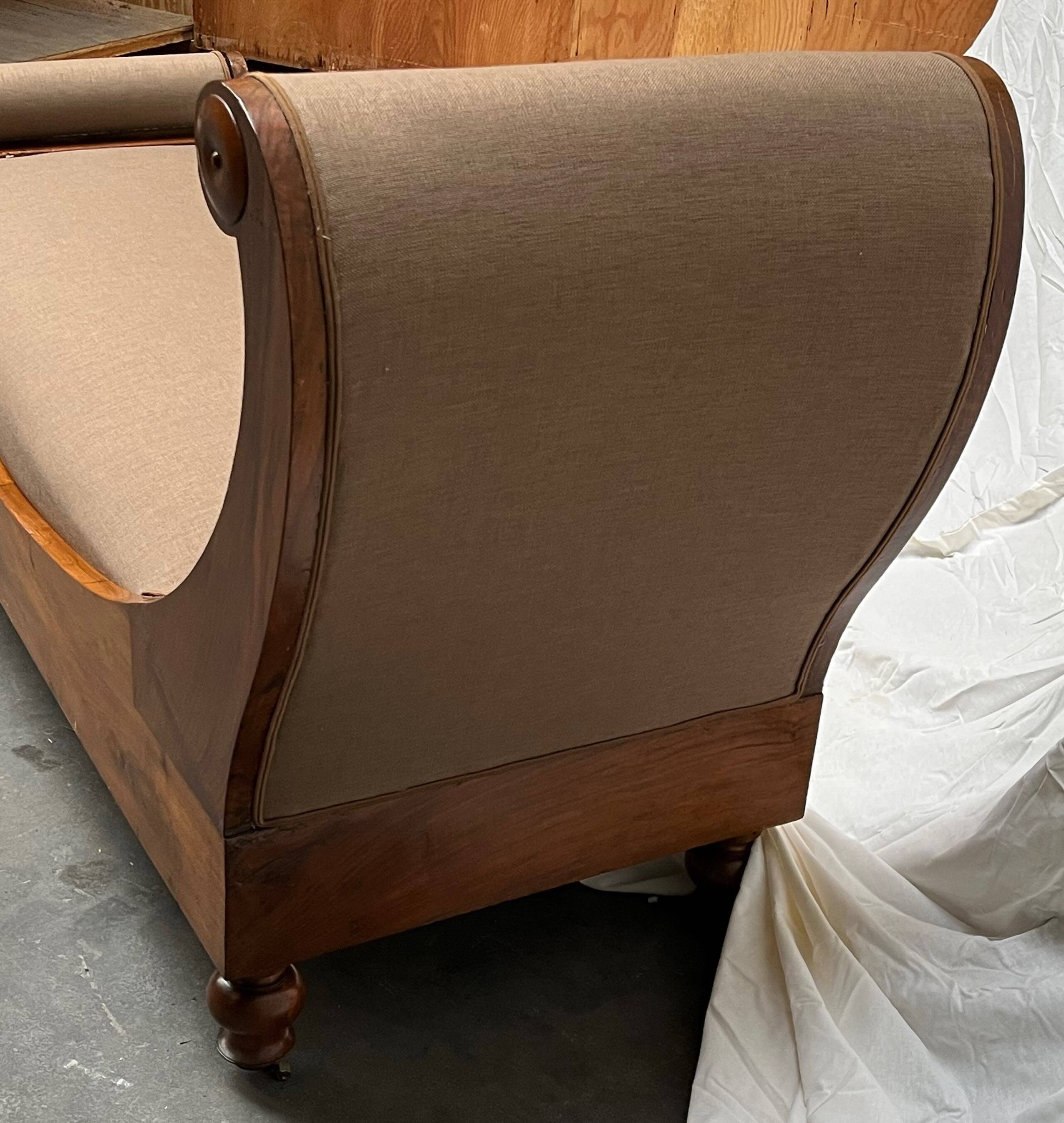 Récamier Empire (France, 19th century) with contemporary fabric