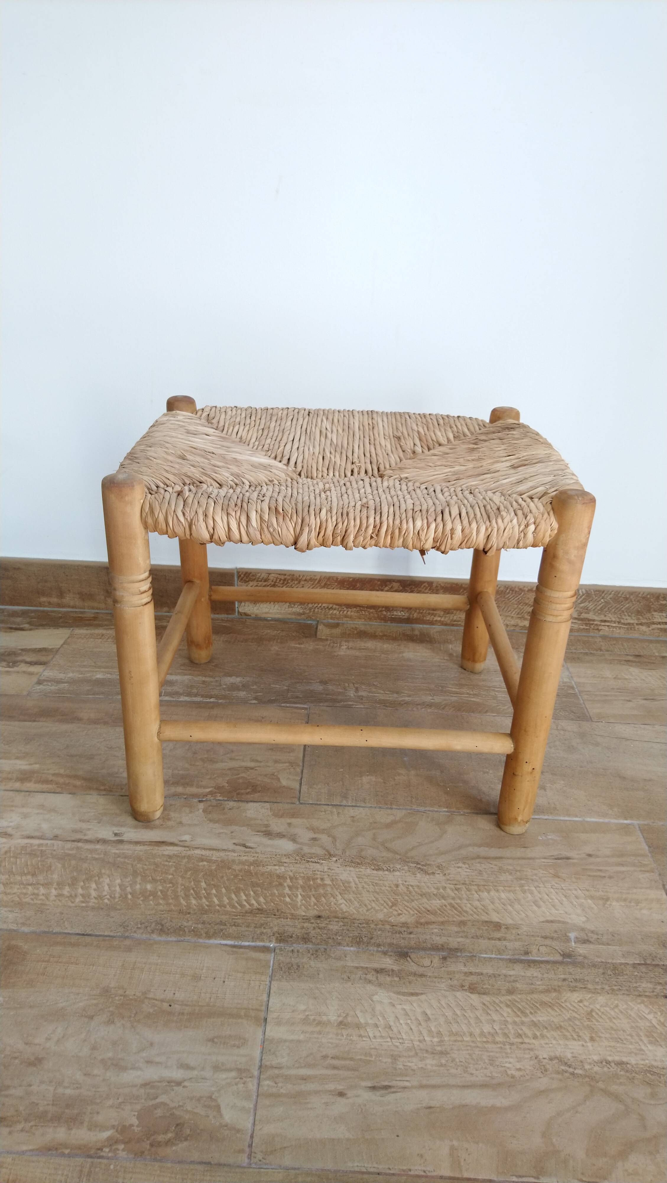 Tabouret paillé