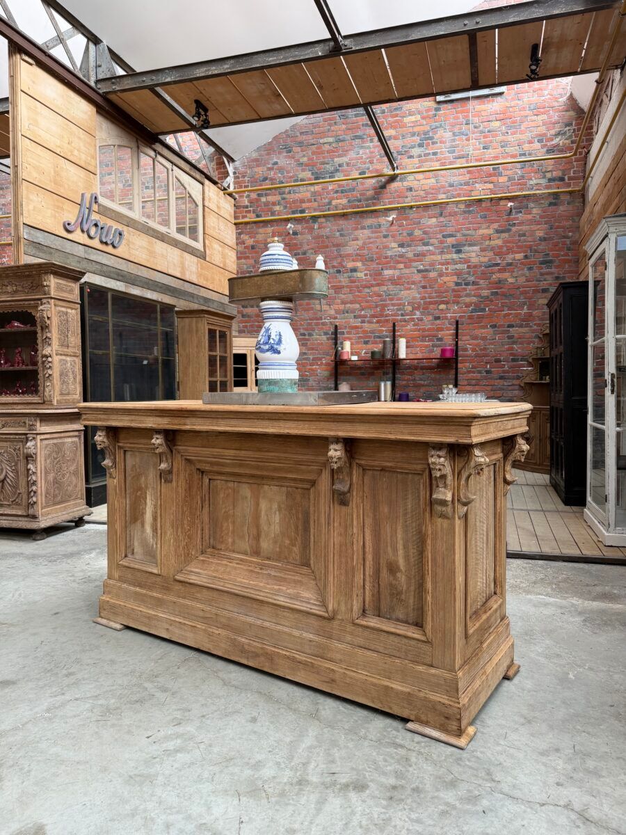 1950s bar counter