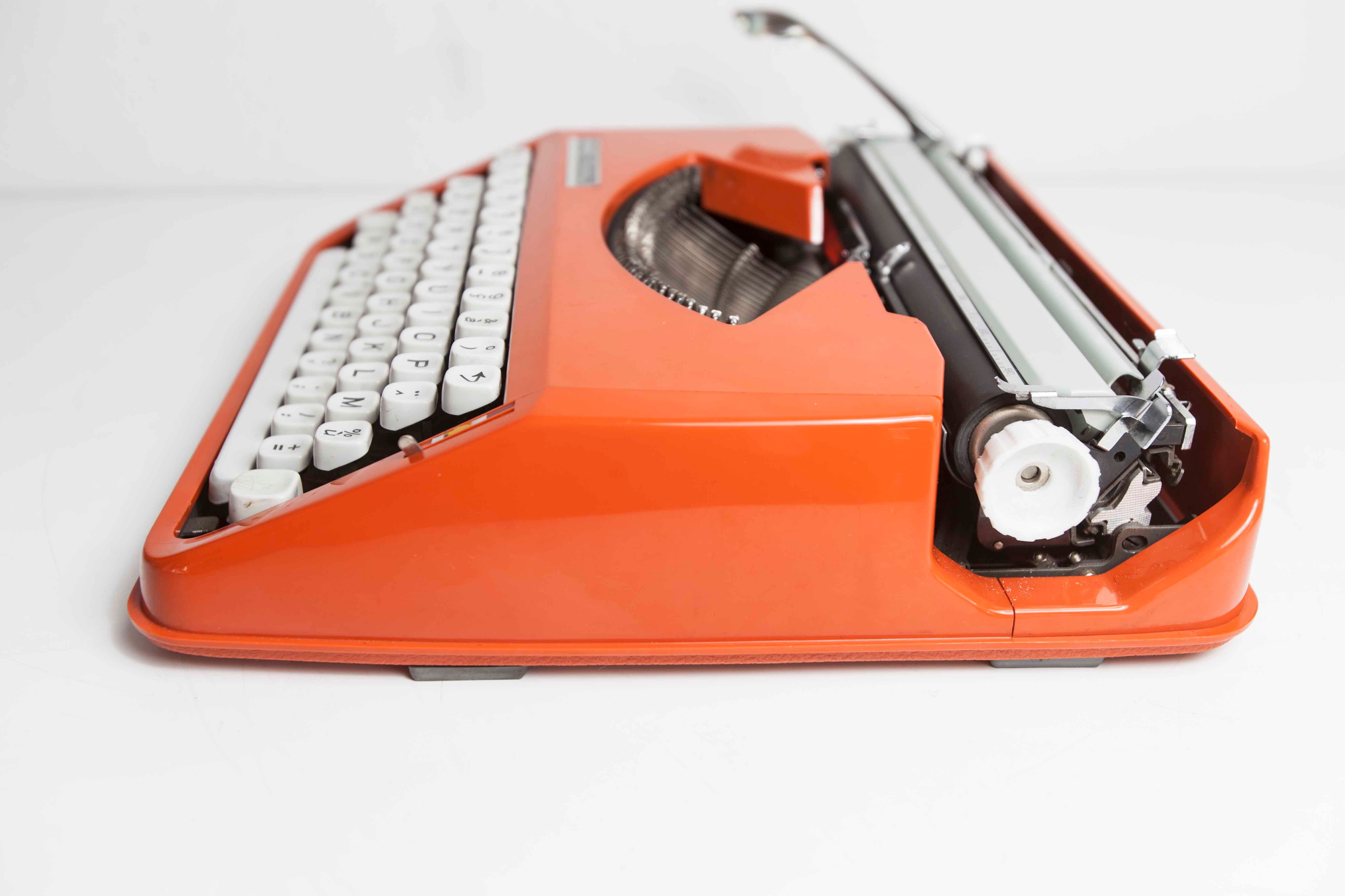 Hermès Baby 1972 new ribbon typewriter