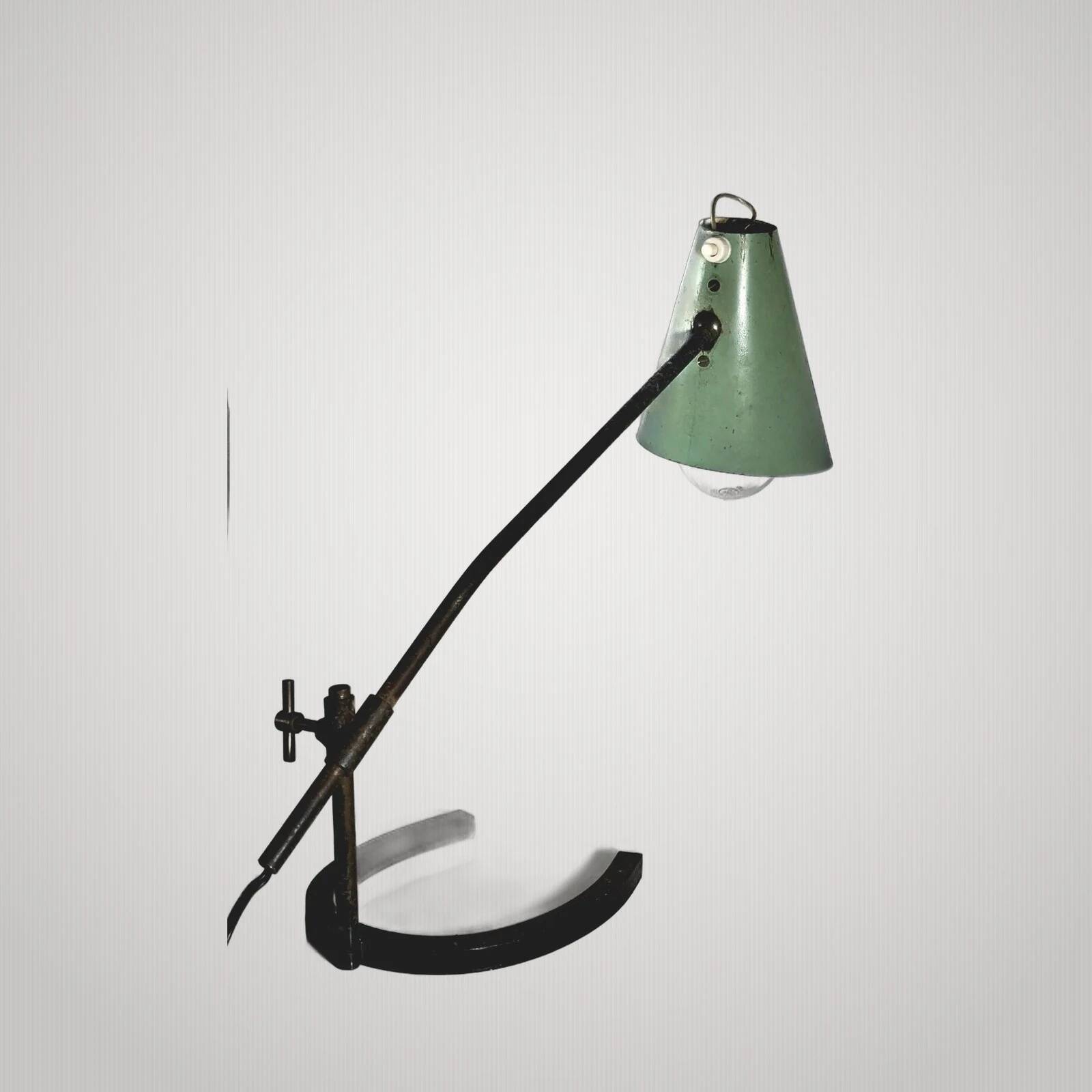 Industrial workshop desk lamp in green sheet metal Biny Jumo Disderot 1950